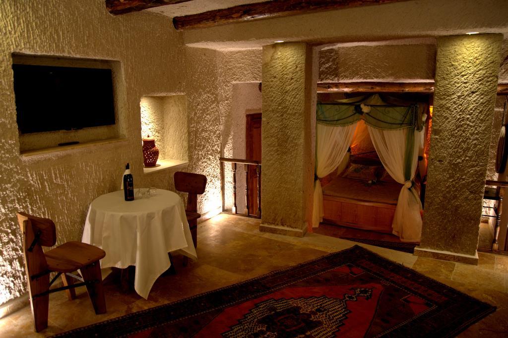 Hotel Lalesaray Ючхисар Стая снимка