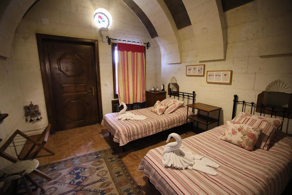 Hotel Lalesaray Ючхисар Екстериор снимка