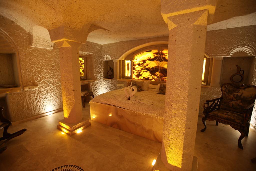 Hotel Lalesaray Ючхисар Екстериор снимка