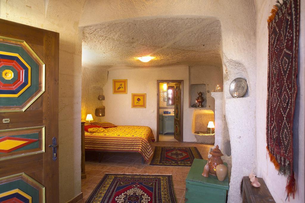 Hotel Lalesaray Ючхисар Екстериор снимка