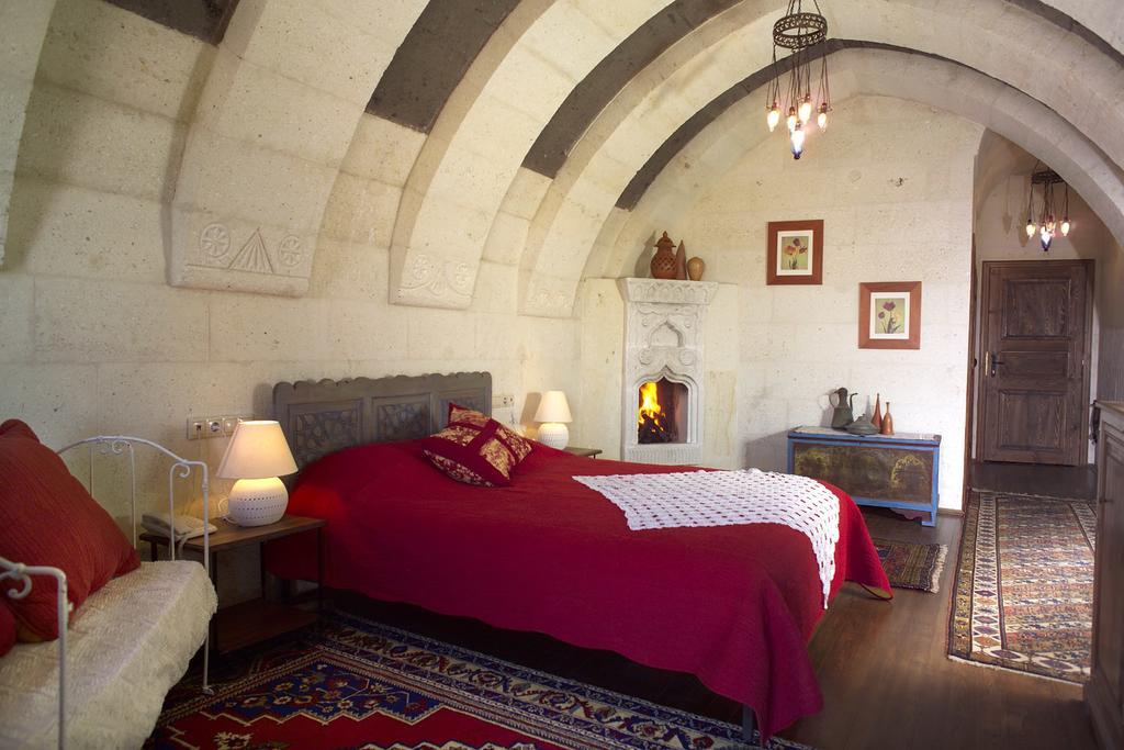 Hotel Lalesaray Ючхисар Екстериор снимка