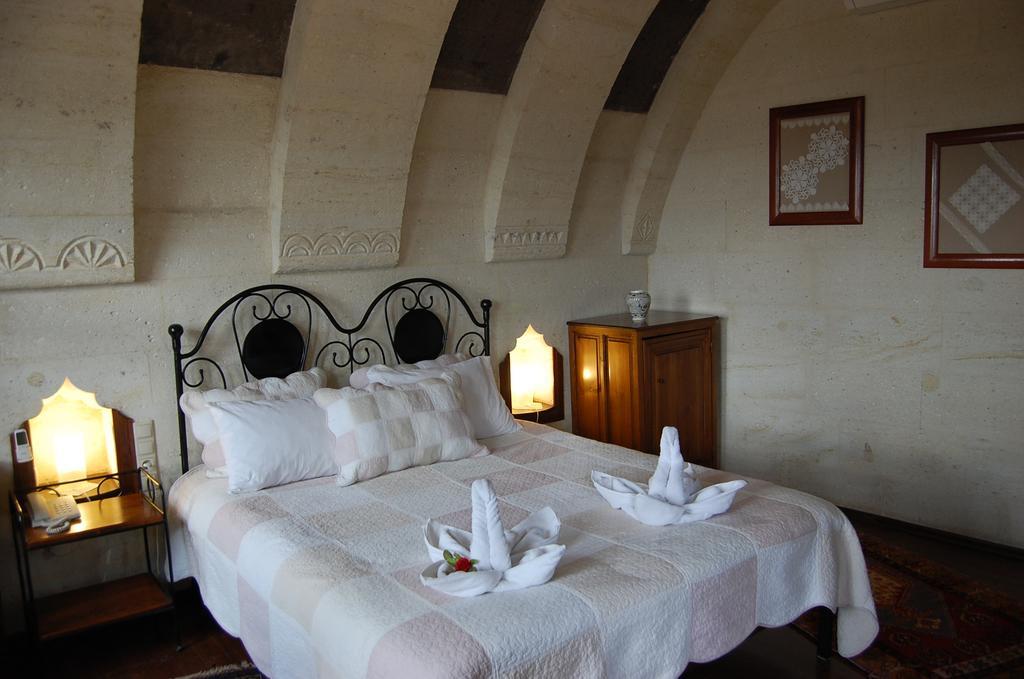 Hotel Lalesaray Ючхисар Екстериор снимка