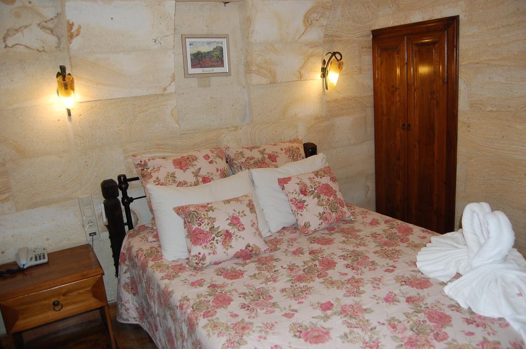 Hotel Lalesaray Ючхисар Екстериор снимка