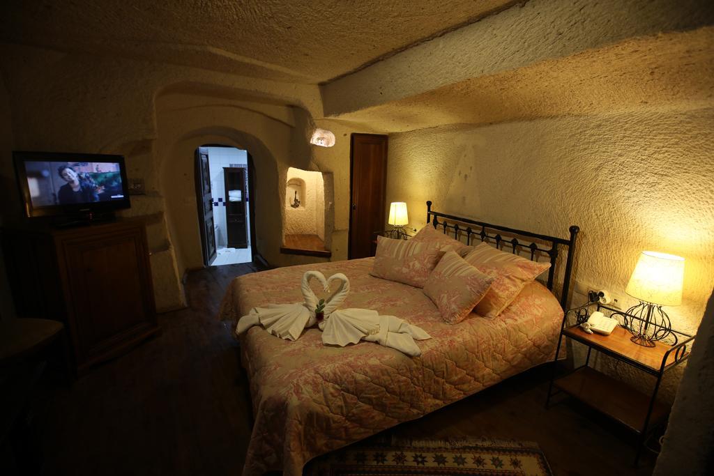 Hotel Lalesaray Ючхисар Екстериор снимка